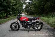 Yuki 125i Vox: Jako Ducati Scrambler